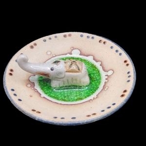 Exquisite Elephant Pottery Dish